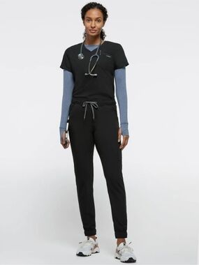 Jaanuu Women's Black Jogger Scrub Set